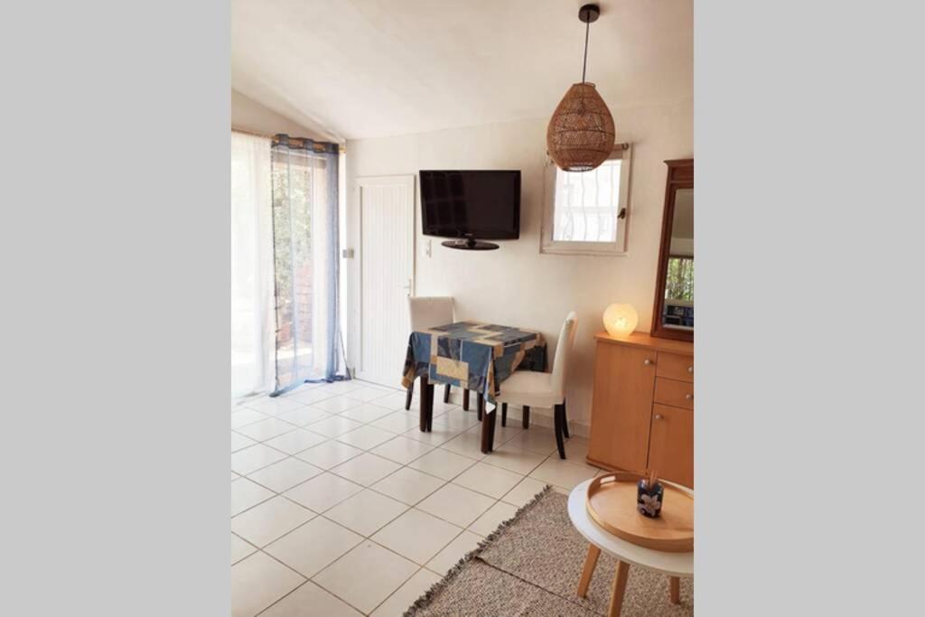 Le Studio Charme Et Tranquillite Le Plan-de-la-Tour Экстерьер фото